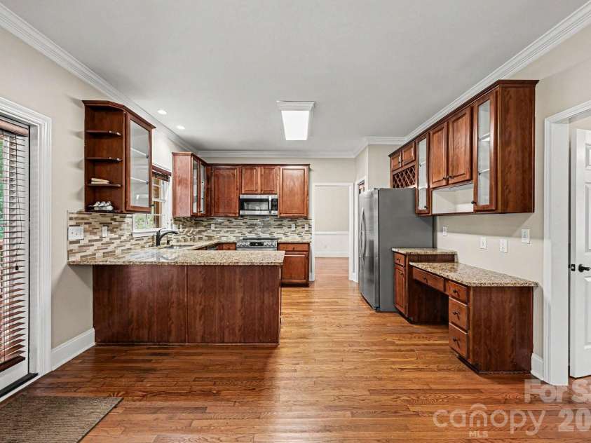 10403 Persimmon Creek Drive, Charlotte, NC 28227.  MLS# CAR4393155, YatesRealty ID 36767. 