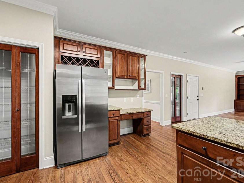 10403 Persimmon Creek Drive, Charlotte, NC 28227.  MLS# CAR4393155, YatesRealty ID 36767. 