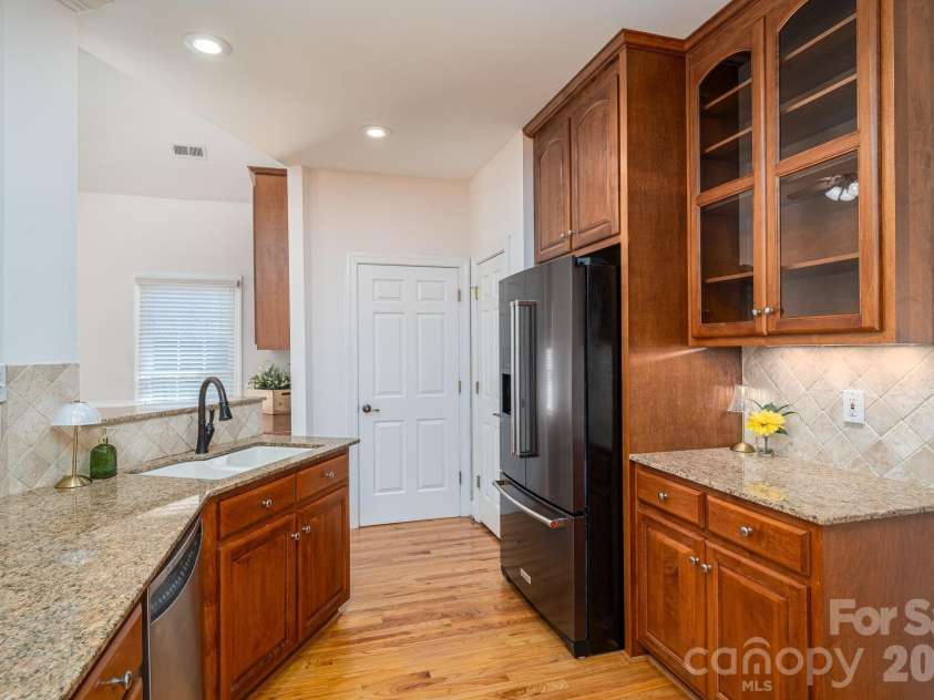 4017 Foxes Trail, Cramerton, NC 28032.  MLS# CAR4392381, YatesRealty ID 36768. 