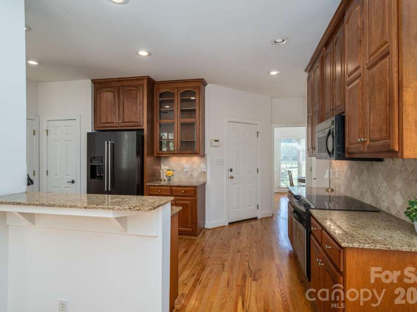 4017 Foxes Trail, Cramerton, NC 28032.  MLS# CAR4392381, YatesRealty ID 36768. 