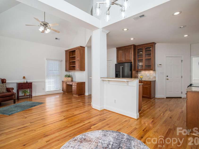 4017 Foxes Trail, Cramerton, NC 28032.  MLS# CAR4392381, YatesRealty ID 36768. 