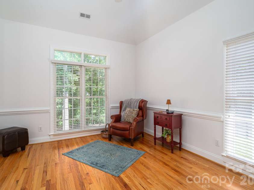4017 Foxes Trail, Cramerton, NC 28032.  MLS# CAR4392381, YatesRealty ID 36768. Great space right off of Kitchen.