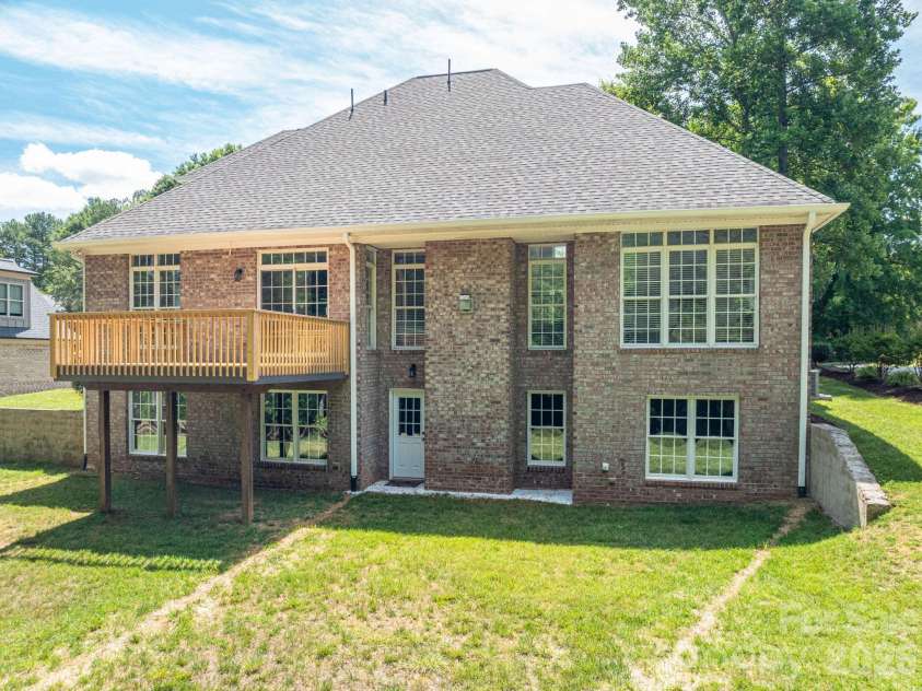 4017 Foxes Trail, Cramerton, NC 28032.  MLS# CAR4392381, YatesRealty ID 36768. Large lot with so much space!