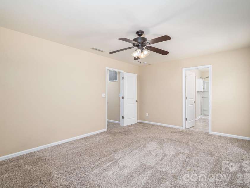 4043 Creekstone Trace, Gastonia, NC 28056.  MLS# CAR4395951, YatesRealty ID 36769. 