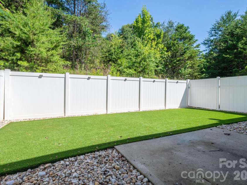 4043 Creekstone Trace, Gastonia, NC 28056.  MLS# CAR4395951, YatesRealty ID 36769. 