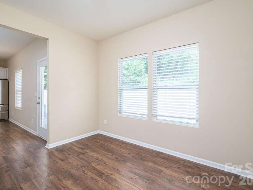 4043 Creekstone Trace, Gastonia, NC 28056.  MLS# CAR4395951, YatesRealty ID 36769. Gorgeous natural light.