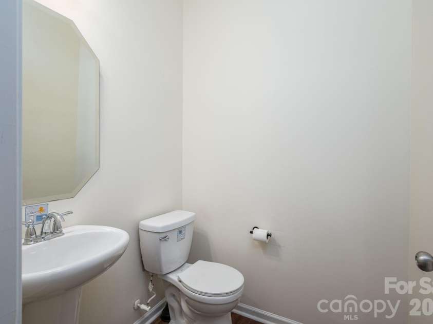 4043 Creekstone Trace, Gastonia, NC 28056.  MLS# CAR4395951, YatesRealty ID 36769. Half bath on the main level.