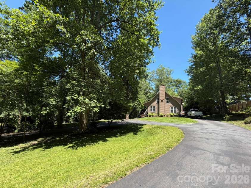 315 Honey Locust Lane, Whittier, NC 28789.  MLS# CAR4403024, YatesRealty ID 36770. 