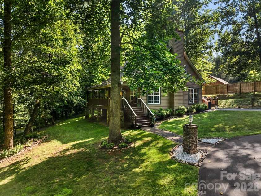 315 Honey Locust Lane, Whittier, NC 28789.  MLS# CAR4403024, YatesRealty ID 36770. 