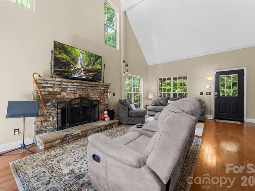 315 Honey Locust Lane, Whittier, NC 28789.  MLS# CAR4403024, YatesRealty ID 36770. 