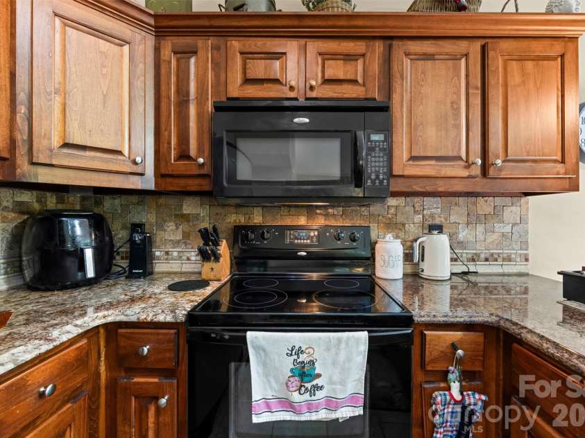 315 Honey Locust Lane, Whittier, NC 28789.  MLS# CAR4403024, YatesRealty ID 36770. 