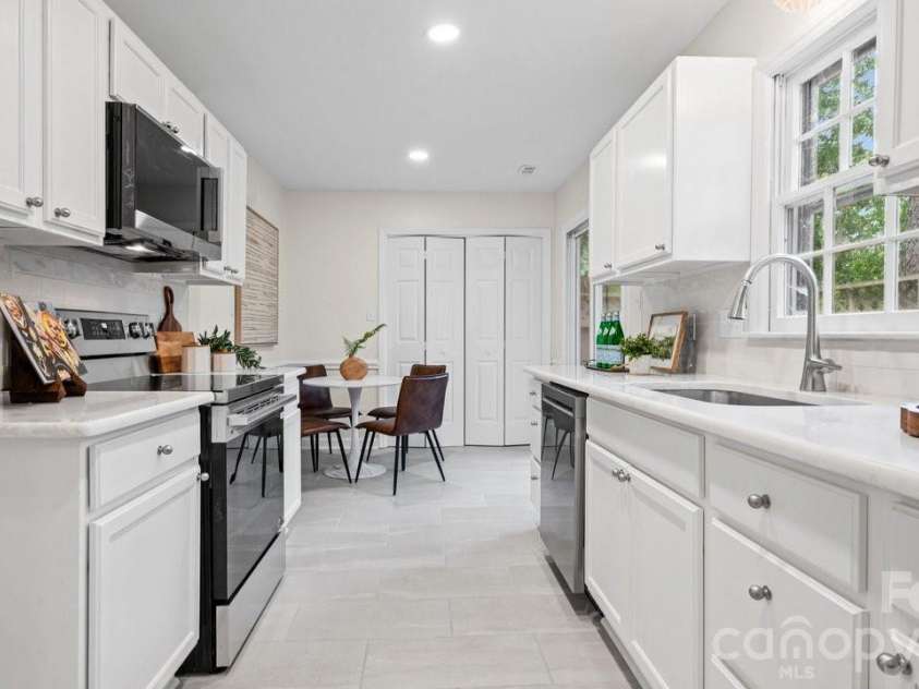 2703 Quailrush Road, Charlotte, NC 28226.  MLS# CAR4400332, YatesRealty ID 36776. 