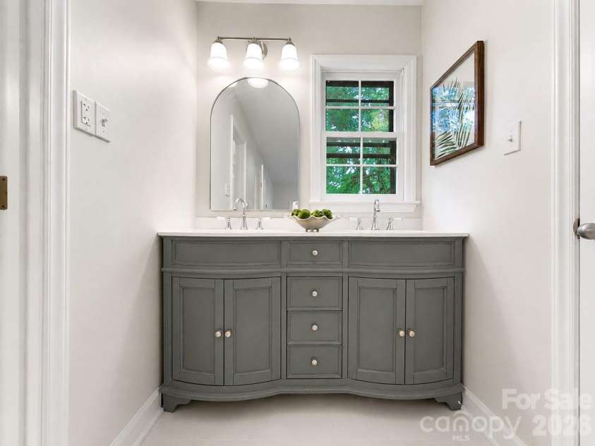 2703 Quailrush Road, Charlotte, NC 28226.  MLS# CAR4400332, YatesRealty ID 36776. 