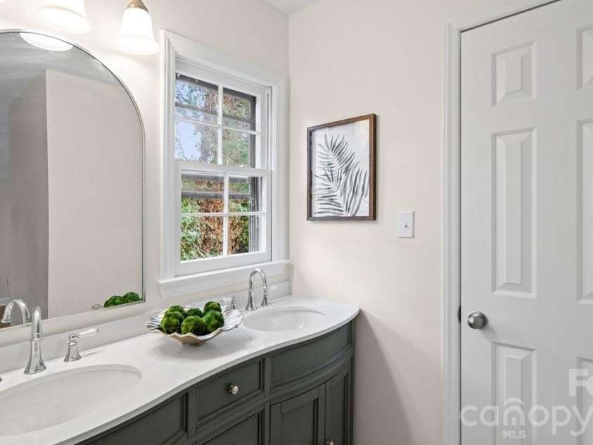 2703 Quailrush Road, Charlotte, NC 28226.  MLS# CAR4400332, YatesRealty ID 36776. 