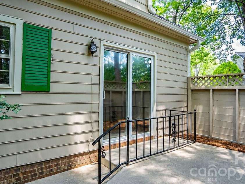 2703 Quailrush Road, Charlotte, NC 28226.  MLS# CAR4400332, YatesRealty ID 36776. 