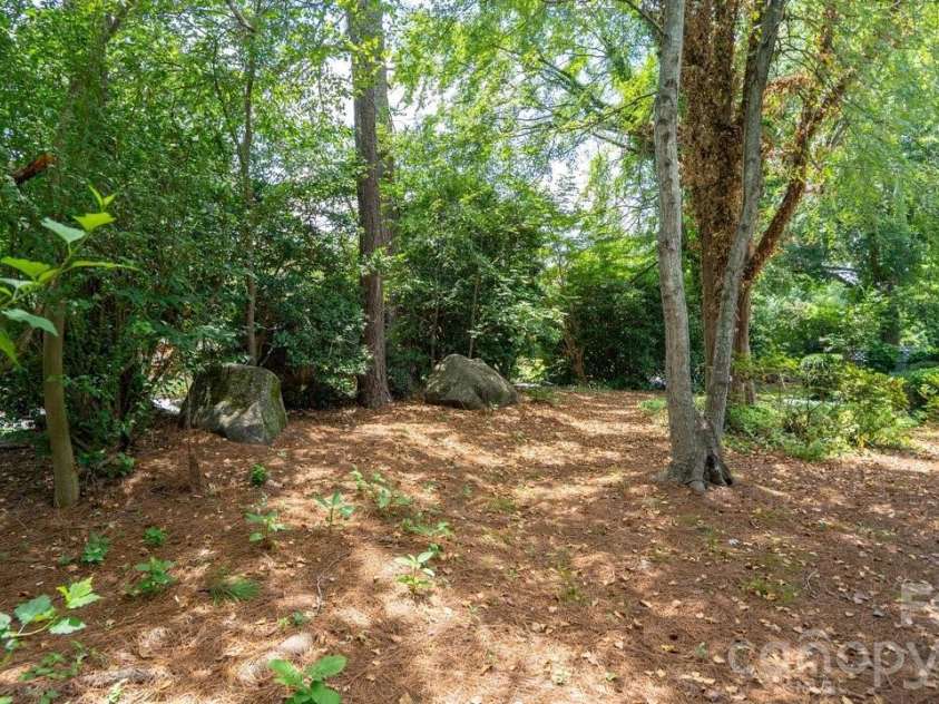 2703 Quailrush Road, Charlotte, NC 28226.  MLS# CAR4400332, YatesRealty ID 36776. 
