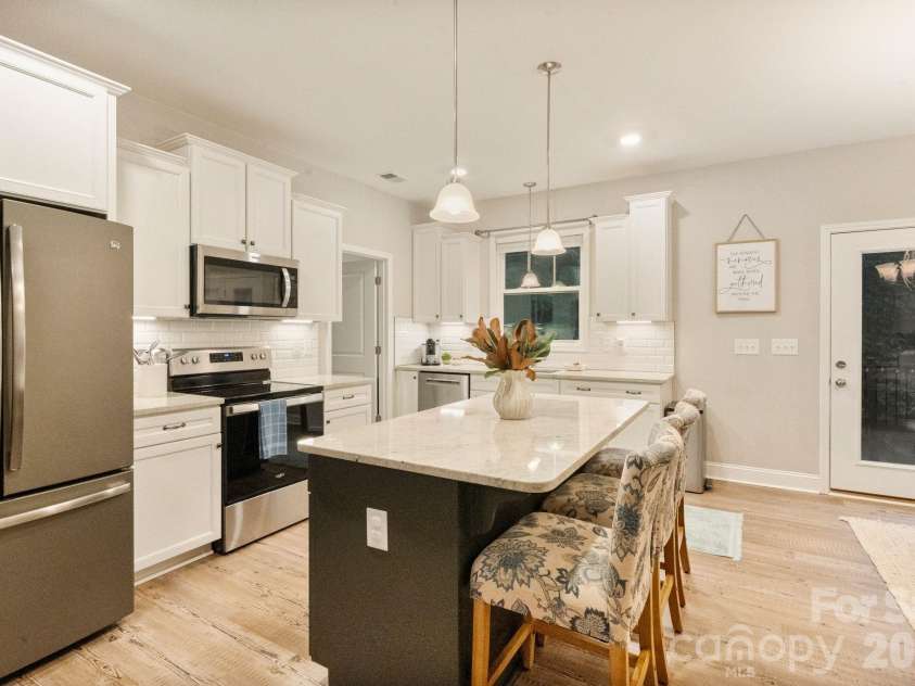 1601 Charlotte Highway, York, SC 29745.  MLS# CAR4398932, YatesRealty ID 36777. 