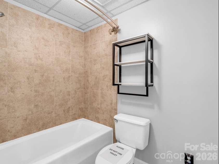 1810 Arbor Way Drive, Shelby, NC 28150.  MLS# CAR4392549, YatesRealty ID 36778. Jack & Jill bathroom between bedrooms #3 & 4