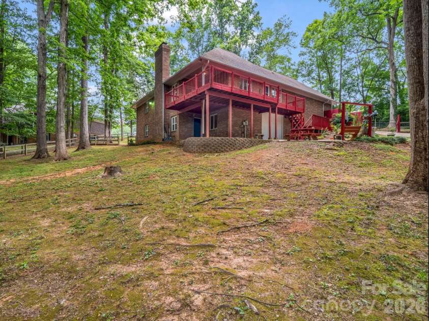 1810 Arbor Way Drive, Shelby, NC 28150.  MLS# CAR4392549, YatesRealty ID 36778. Large fenced in back and side yard