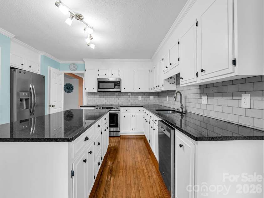 1810 Arbor Way Drive, Shelby, NC 28150.  MLS# CAR4392549, YatesRealty ID 36778. Plenty of cabinets for storage