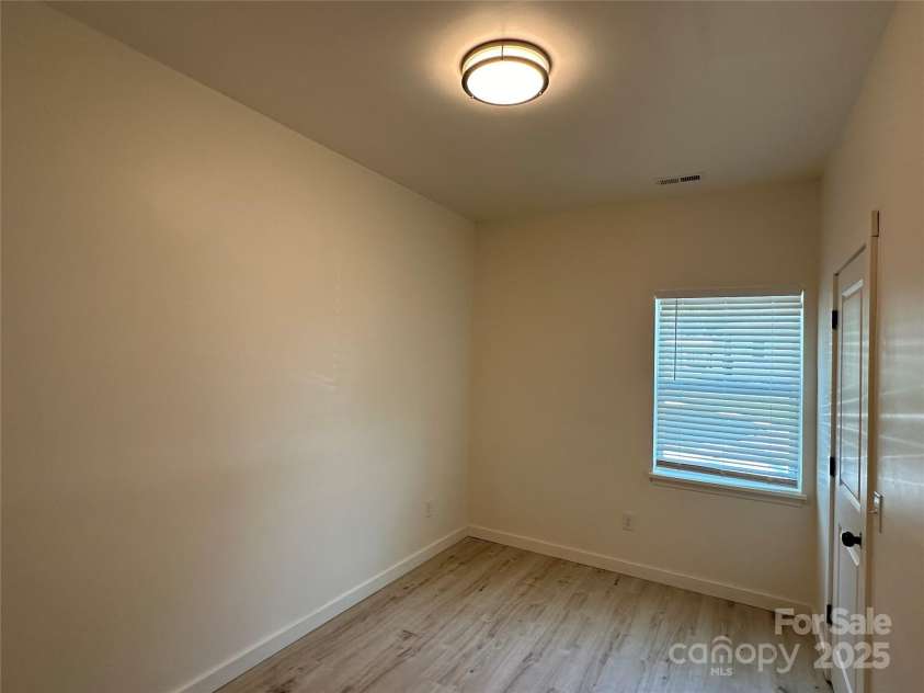 1409 enochville Road, Kannapolis, NC 28081.  MLS# CAR4281931, YatesRealty ID 3678. 
