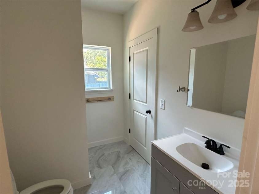 1409 enochville Road, Kannapolis, NC 28081.  MLS# CAR4281931, YatesRealty ID 3678. 