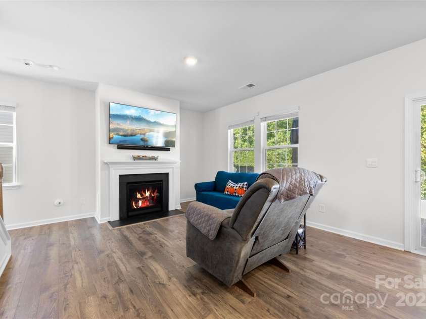 542 King Clover Lane, Clover, SC 29710.  MLS# CAR4313272, YatesRealty ID 3678. 