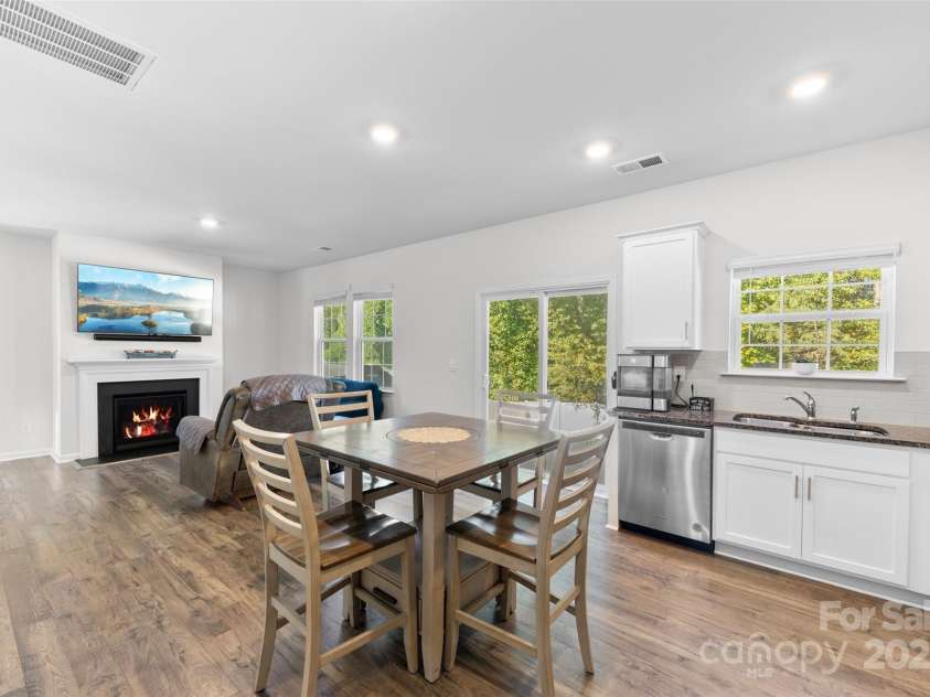 542 King Clover Lane, Clover, SC 29710.  MLS# CAR4313272, YatesRealty ID 3678. 