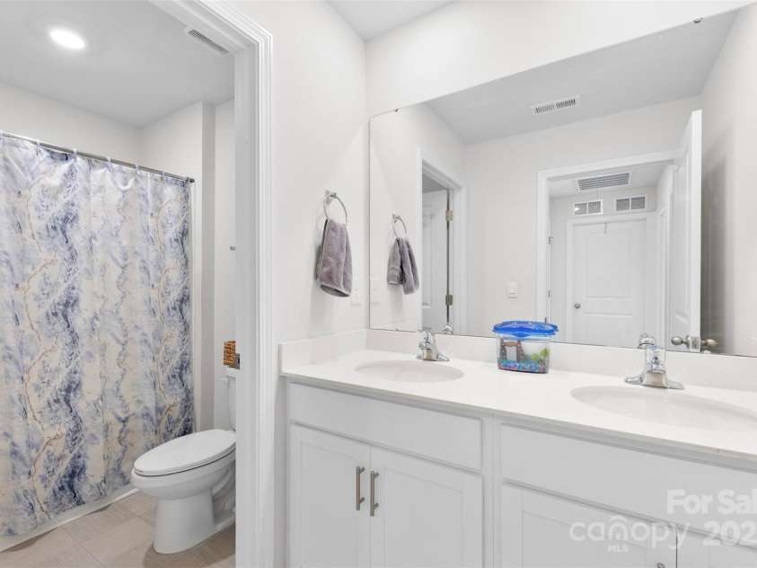 542 King Clover Lane, Clover, SC 29710.  MLS# CAR4313272, YatesRealty ID 3678. 