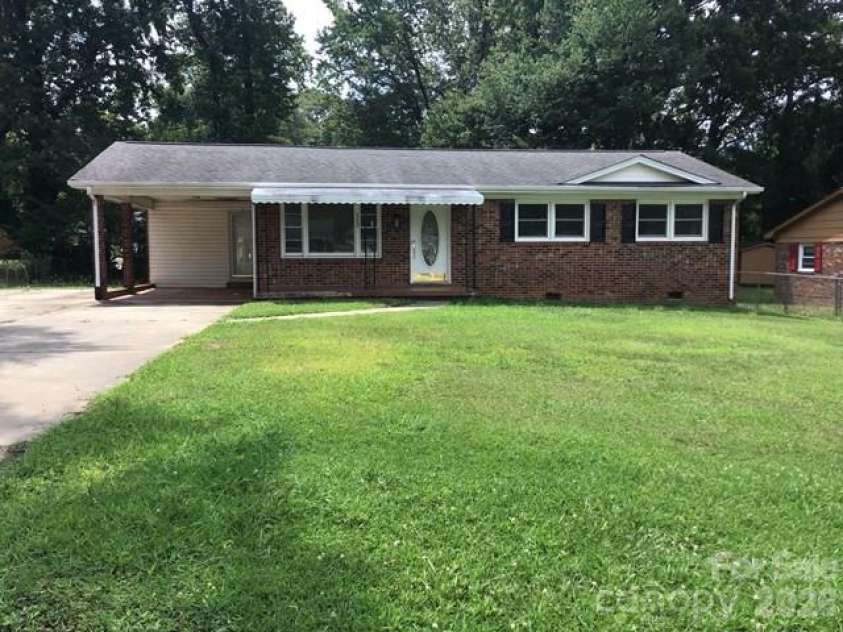 113 Lincoln Drive, Gaffney, SC 29341.  MLS# CAR4400044, YatesRealty ID 36781. 