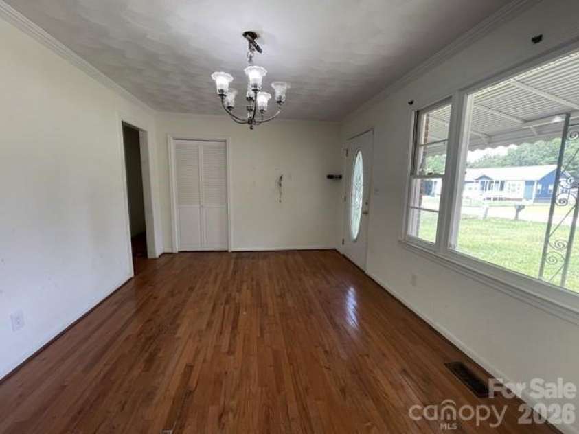 113 Lincoln Drive, Gaffney, SC 29341.  MLS# CAR4400044, YatesRealty ID 36781. 