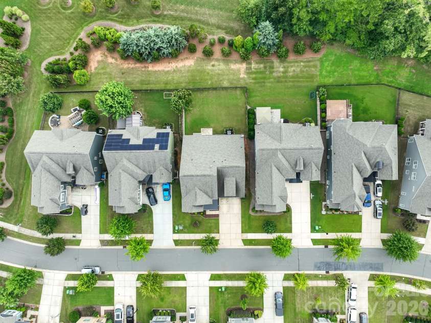 12610 Old Westbury Drive, Cornelius, NC 28031.  MLS# CAR4401913, YatesRealty ID 36783. 