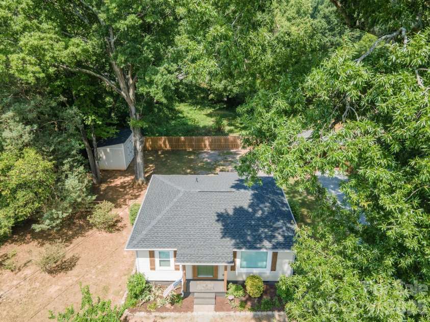 1105 Young Street, Mooresville, NC 28115.  MLS# CAR4402075, YatesRealty ID 36785. 