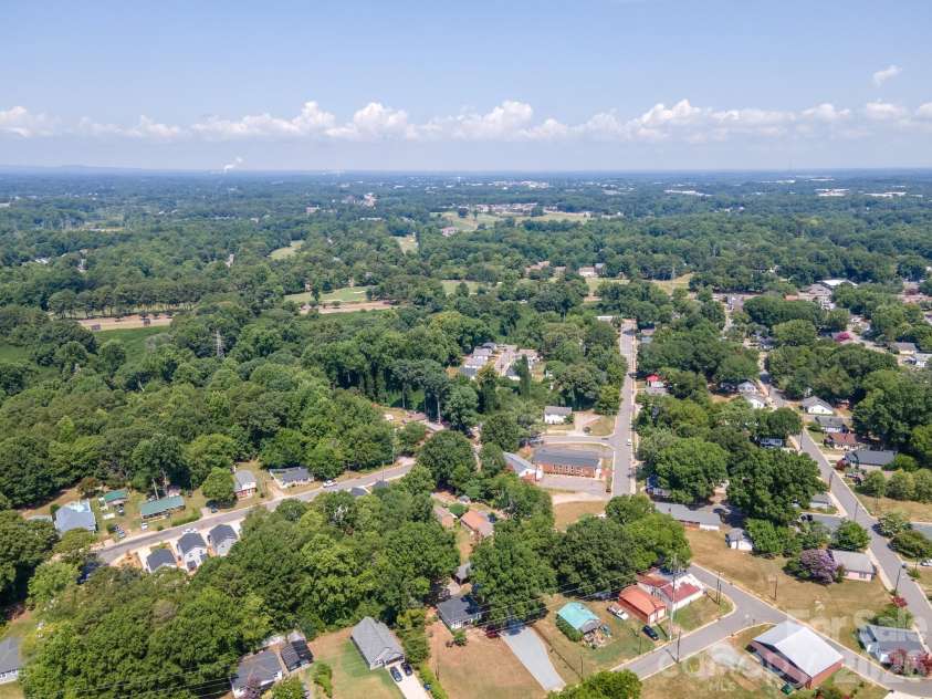 1105 Young Street, Mooresville, NC 28115.  MLS# CAR4402075, YatesRealty ID 36785. 