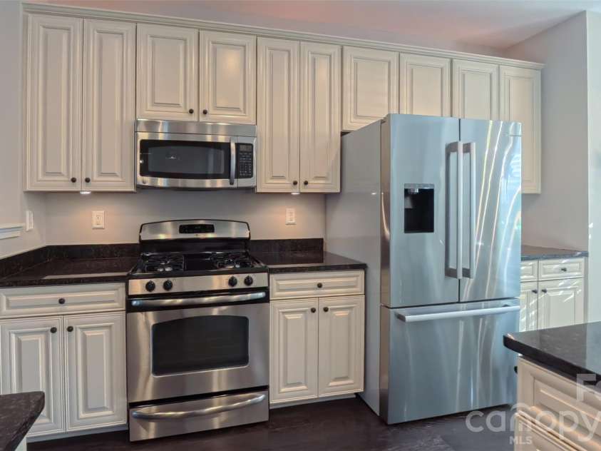 17038 Hugh Torance Parkway, Huntersville, NC 28078.  MLS# CAR4364007, YatesRealty ID 36787. 