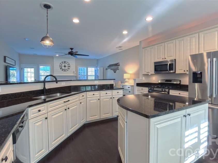 17038 Hugh Torance Parkway, Huntersville, NC 28078.  MLS# CAR4364007, YatesRealty ID 36787. 