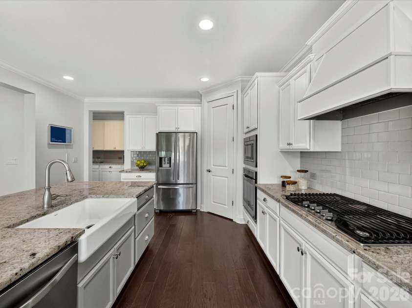 317 Somerled Way, Waxhaw, NC 28173.  MLS# CAR4402966, YatesRealty ID 36789. Kitchen