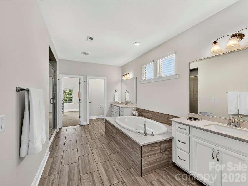 317 Somerled Way, Waxhaw, NC 28173.  MLS# CAR4402966, YatesRealty ID 36789. Primary Spa-like Bathroom