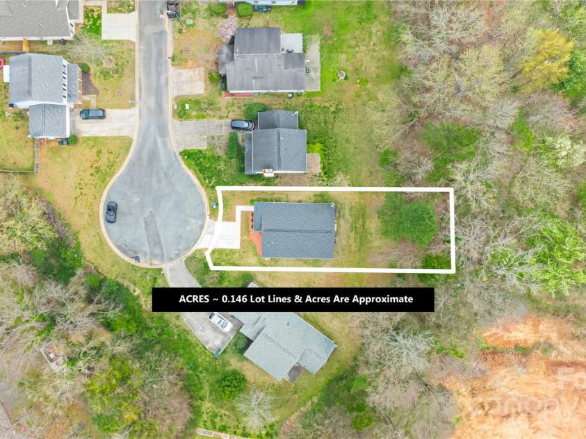 10610 Coulport Lane, Charlotte, NC 28215.  MLS# CAR4308324, YatesRealty ID 3679. 