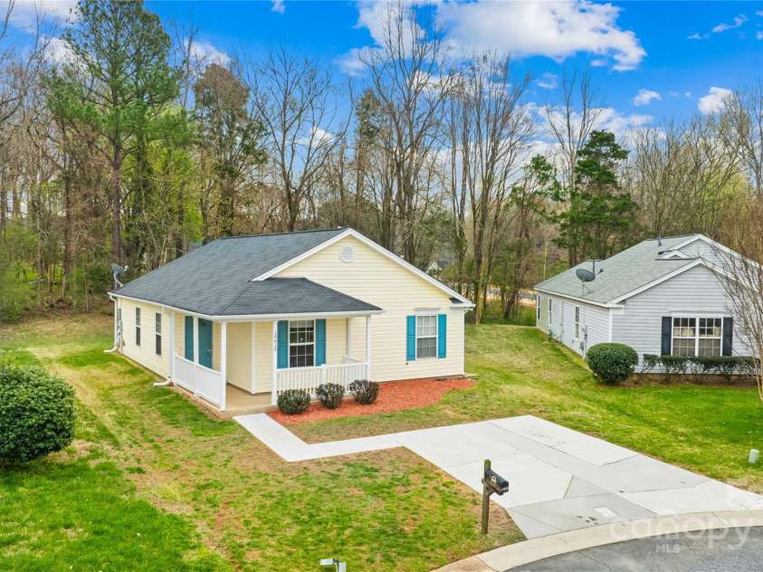 10610 Coulport Lane, Charlotte, NC 28215.  MLS# CAR4308324, YatesRealty ID 3679. 
