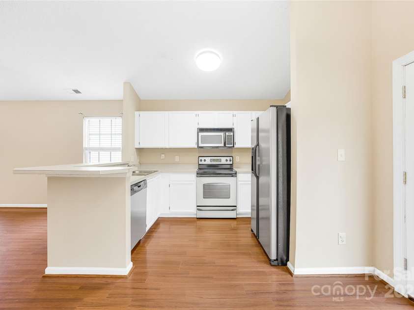 10610 Coulport Lane, Charlotte, NC 28215.  MLS# CAR4308324, YatesRealty ID 3679. 