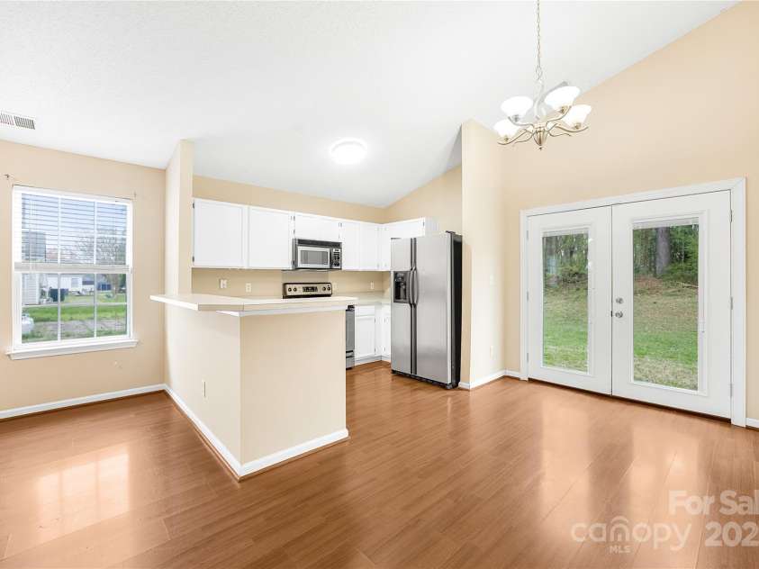 10610 Coulport Lane, Charlotte, NC 28215.  MLS# CAR4308324, YatesRealty ID 3679. 