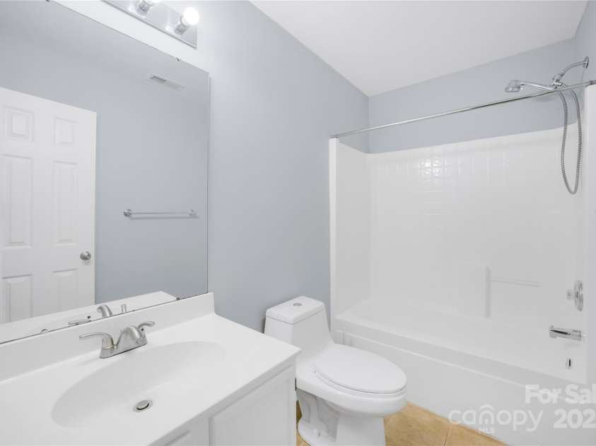 10610 Coulport Lane, Charlotte, NC 28215.  MLS# CAR4308324, YatesRealty ID 3679. 