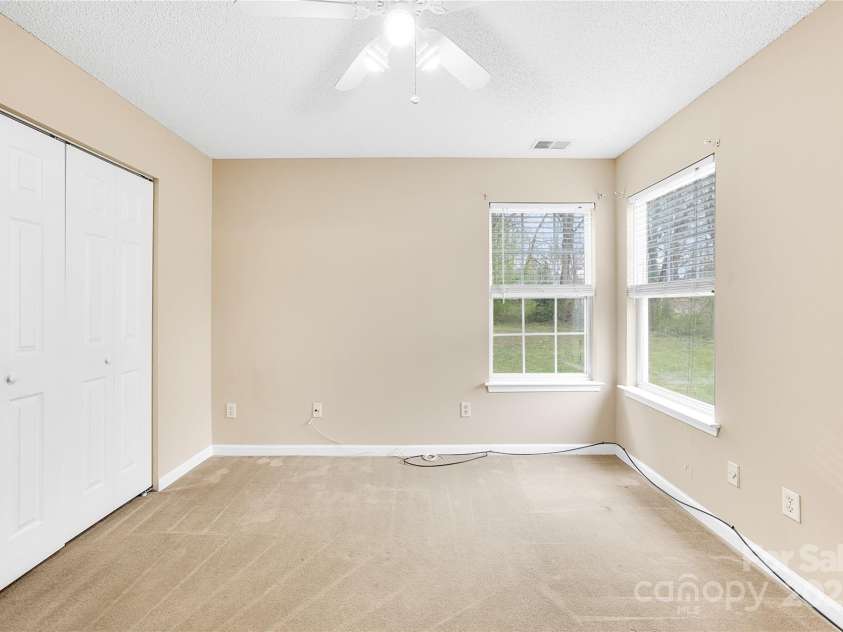 10610 Coulport Lane, Charlotte, NC 28215.  MLS# CAR4308324, YatesRealty ID 3679. 