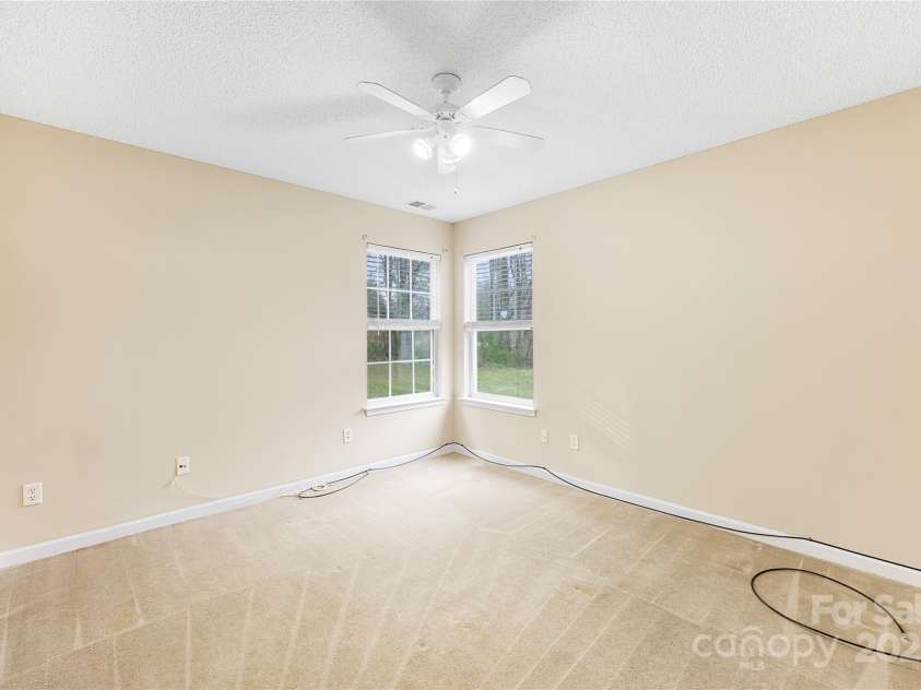 10610 Coulport Lane, Charlotte, NC 28215.  MLS# CAR4308324, YatesRealty ID 3679. 