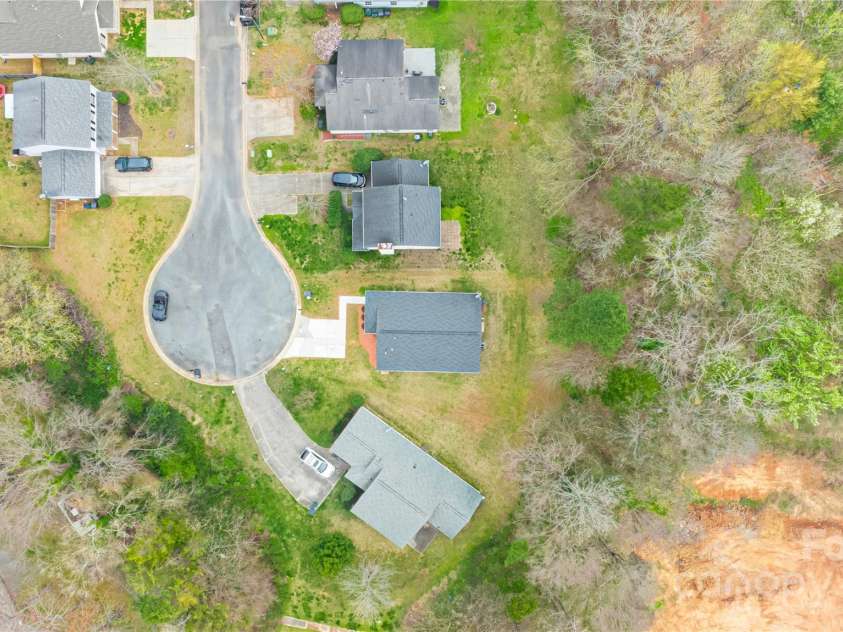 10610 Coulport Lane, Charlotte, NC 28215.  MLS# CAR4308324, YatesRealty ID 3679. 