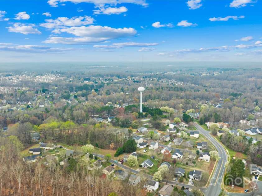 10610 Coulport Lane, Charlotte, NC 28215.  MLS# CAR4308324, YatesRealty ID 3679. 