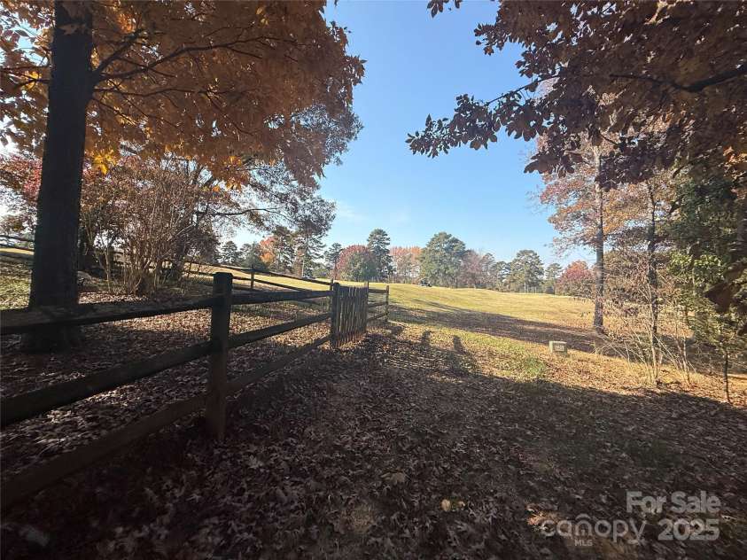 5900 Foxcrest Drive, Mint Hill, NC 28227.  MLS# CAR4330499, YatesRealty ID 3679. 