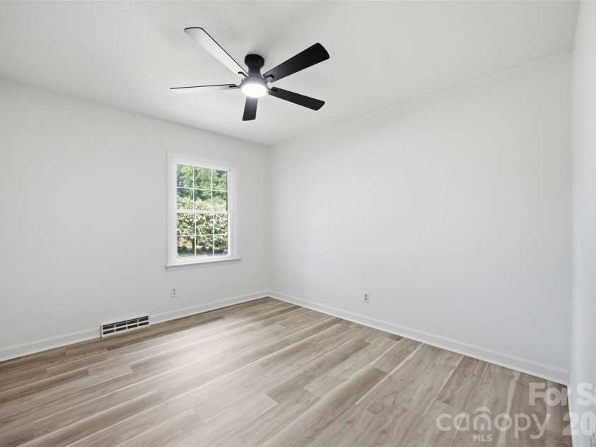 3101 Canterberry Drive, Gastonia, NC 28056.  MLS# CAR4400695, YatesRealty ID 36790. 