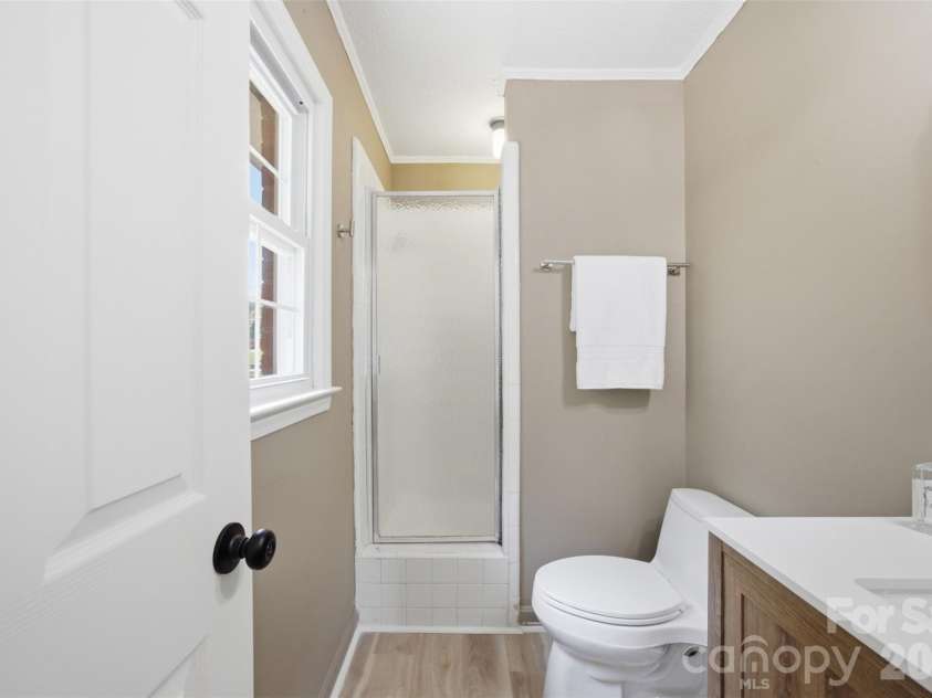 3101 Canterberry Drive, Gastonia, NC 28056.  MLS# CAR4400695, YatesRealty ID 36790. 